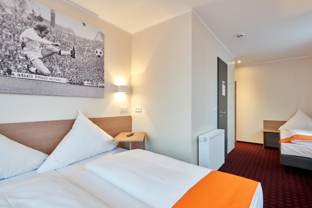 Mcdreams Hotel Moenchengladbach Exterior photo