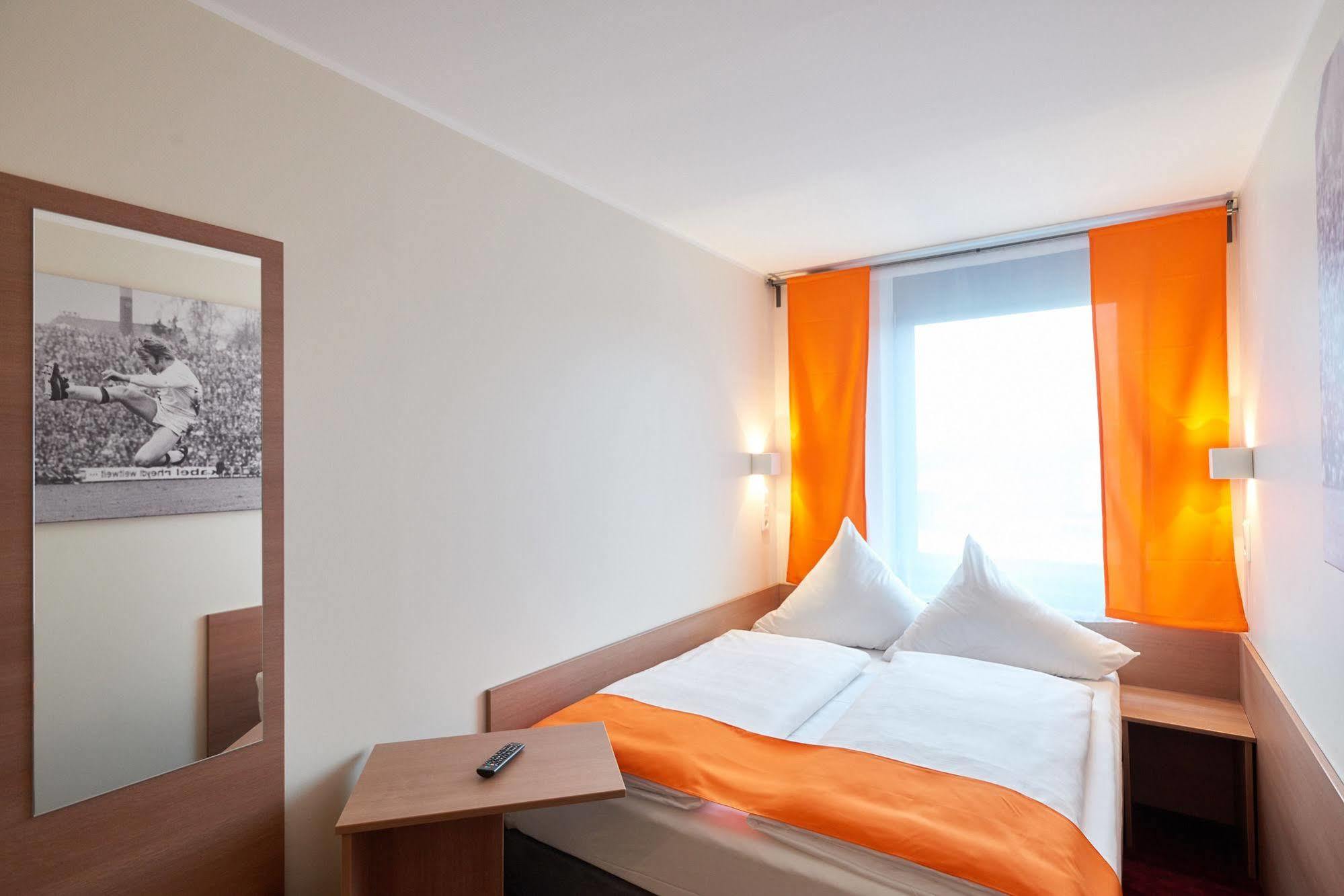 Mcdreams Hotel Moenchengladbach Exterior photo